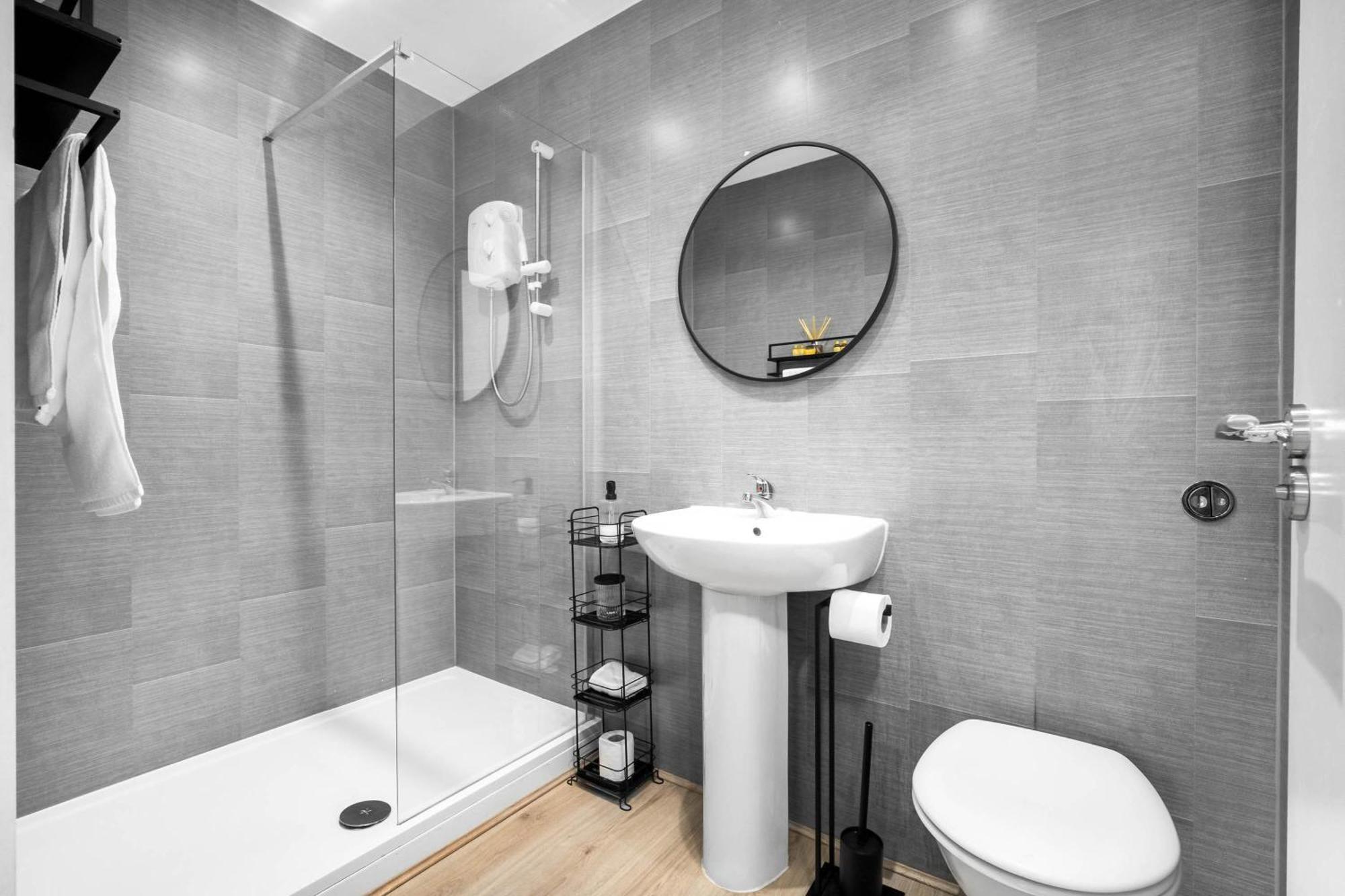 Luxe Apartment With Private Parking In Gated Complex - Close To Jq & City Centre - Top Rated - 7Sh 伯明翰 外观 照片